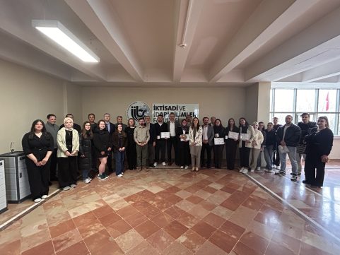 Bölüm Öğrencimiz Örnek Öğrenci Ödülüne Aday Gösterildi